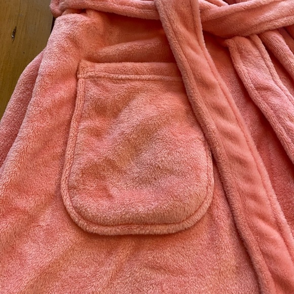 Victoria’s Secret women’s Pink Plush Bathrobe New size xs-s - Picture 4 of 10